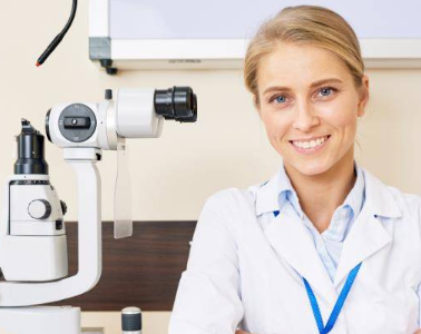 Optometrist vs ophthalmologist