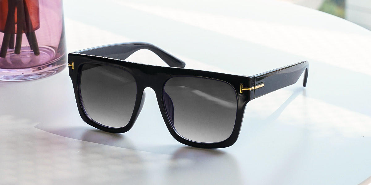 Black Gradual Grey Alaina - Square Sunglasses