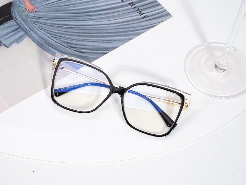 Sarah - Square Black Glasses For Women