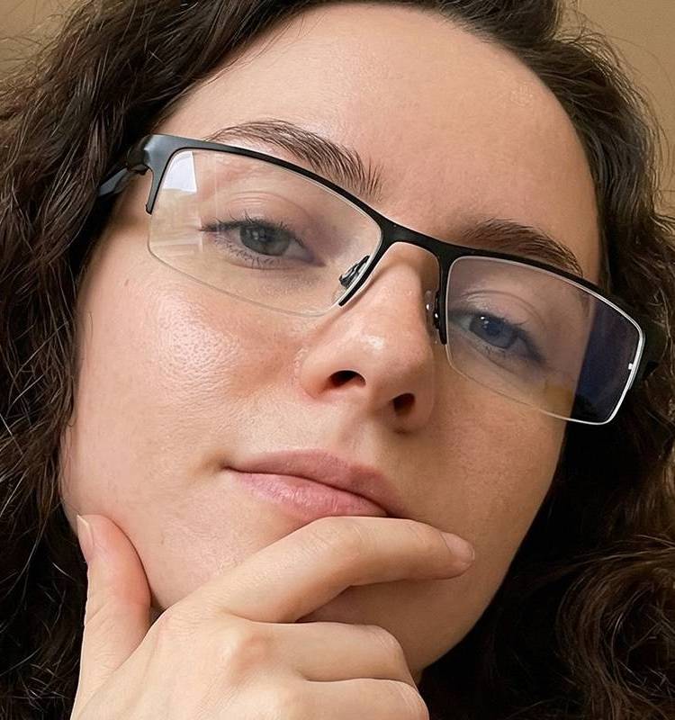 The Office Siren Look: Why Black Bayonetta Glasses Are Taking Over TikTok
