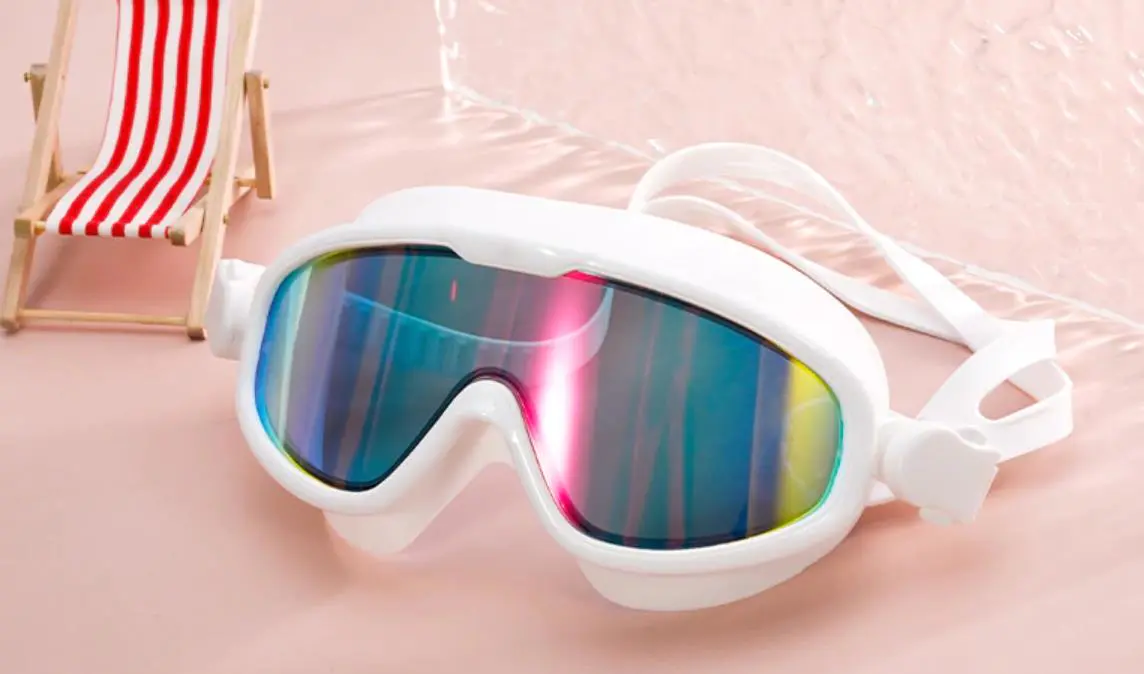 swimming goggles