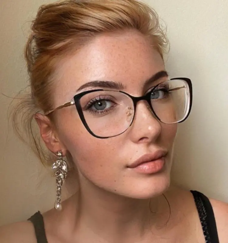 Thin frame glasses