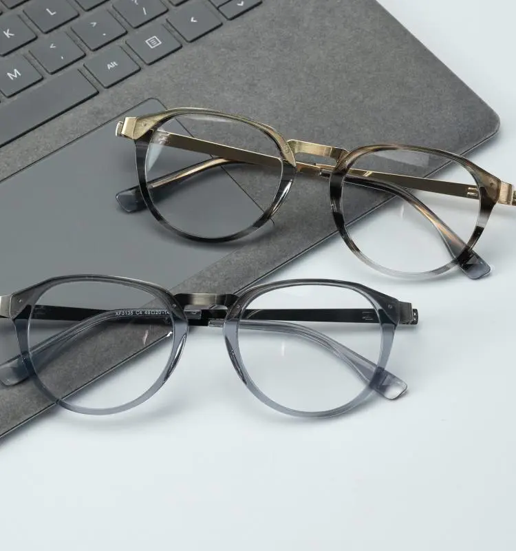 Lensmart's reading glasses
