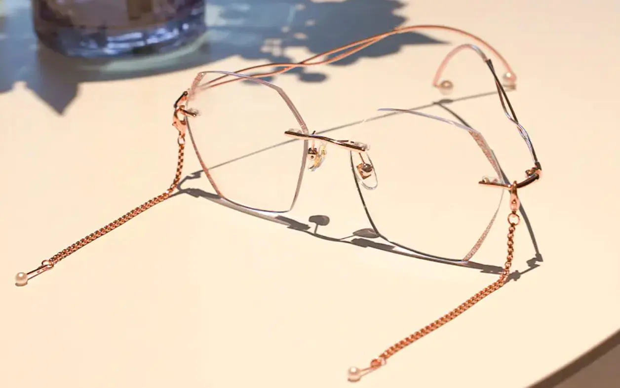 Trendy rimless glasses