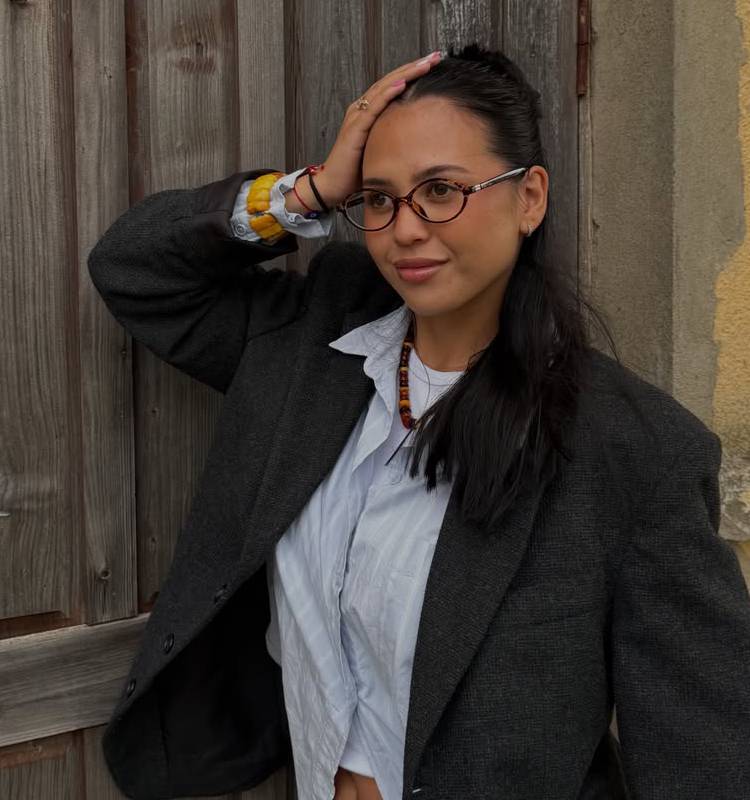 Why Are So Many People Wearing Non-Prescription Glasses