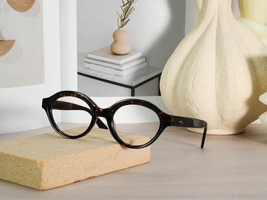 Median Glasses