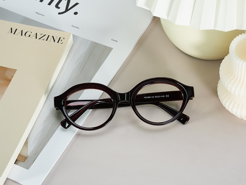 Median Glasses